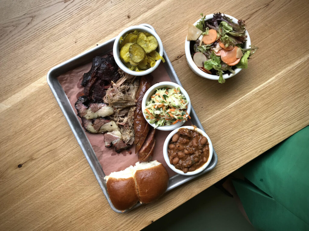 big smokers plate, bbq, butter brioche, pulledpork and brisket